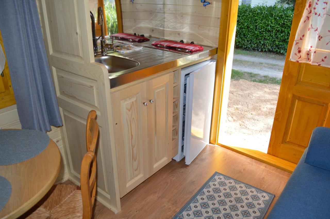 Hotel Le Clocher De Neyran à Saint-Gervais-sur-Mare Extérieur photo