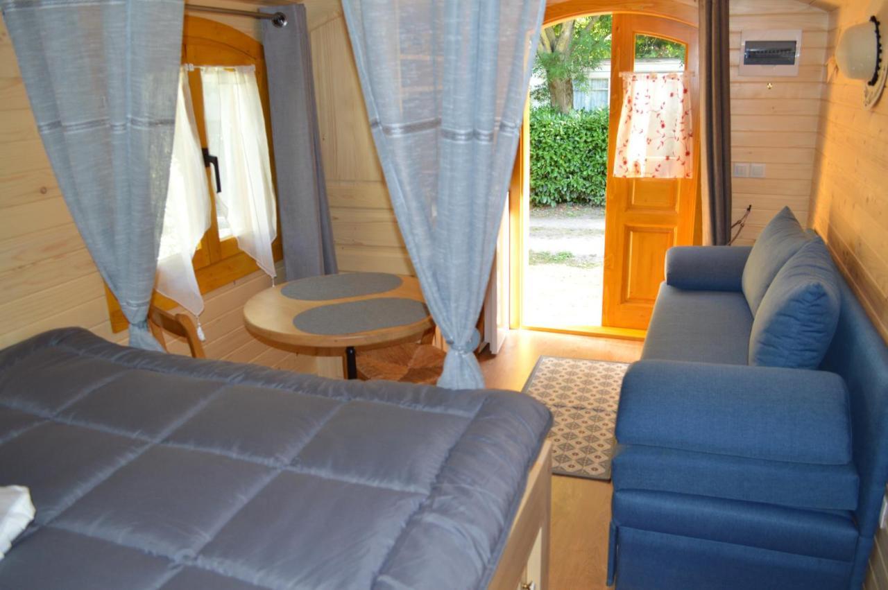 Hotel Le Clocher De Neyran à Saint-Gervais-sur-Mare Extérieur photo