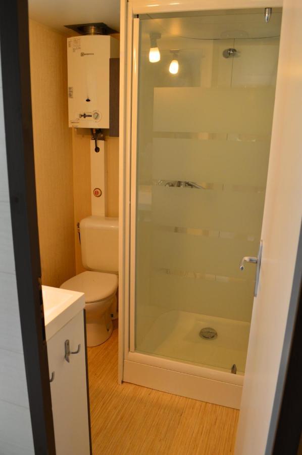 Hotel Le Clocher De Neyran à Saint-Gervais-sur-Mare Extérieur photo
