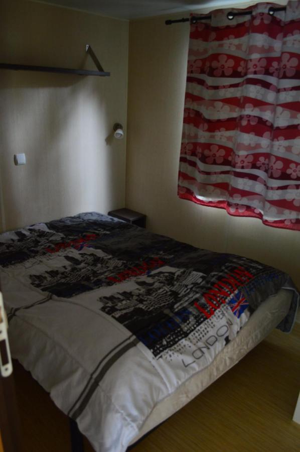 Hotel Le Clocher De Neyran à Saint-Gervais-sur-Mare Extérieur photo